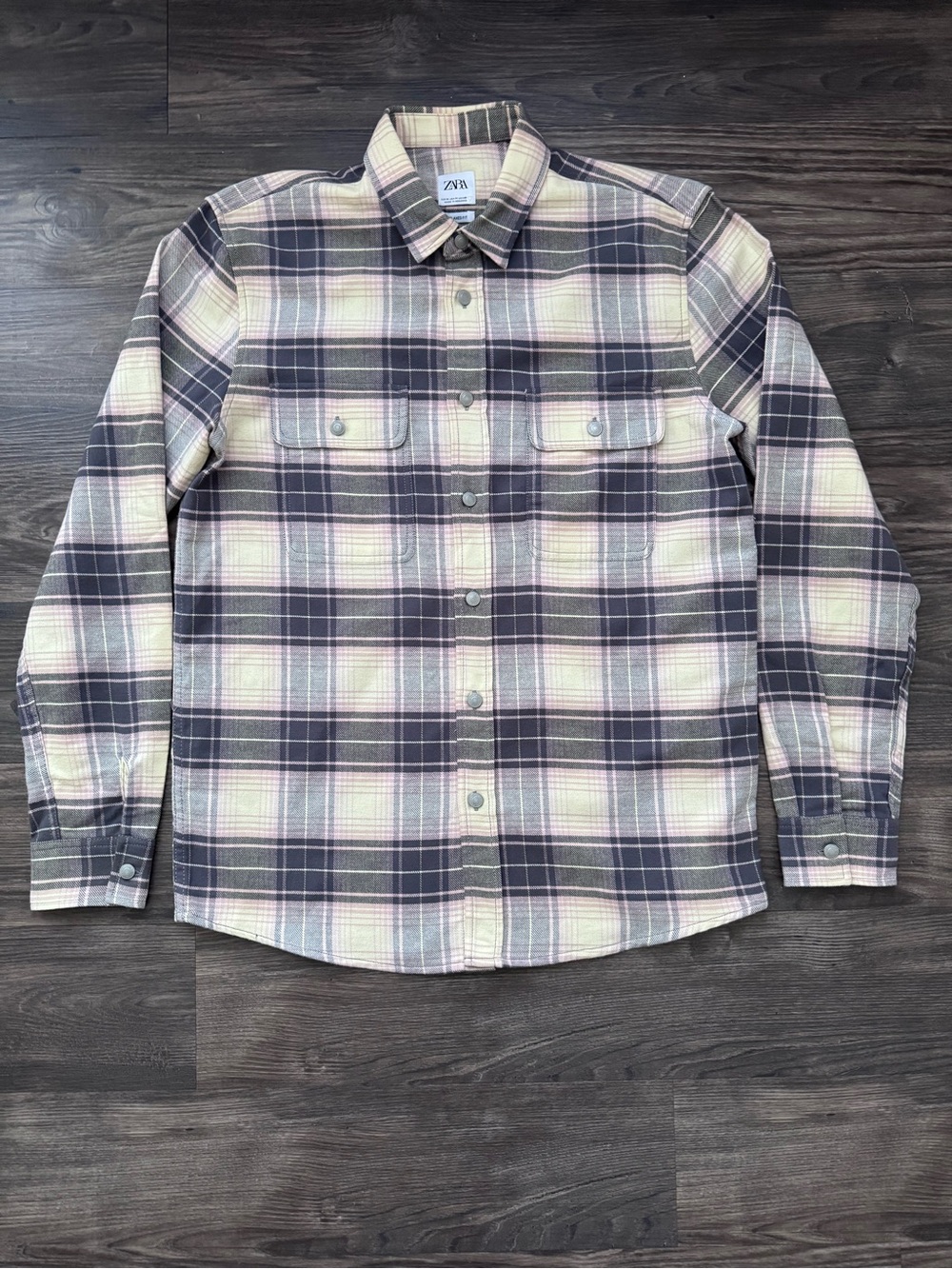 Zara Men's Plaid Button-Down Relaxed Fit Shirt in Cream and Gray
